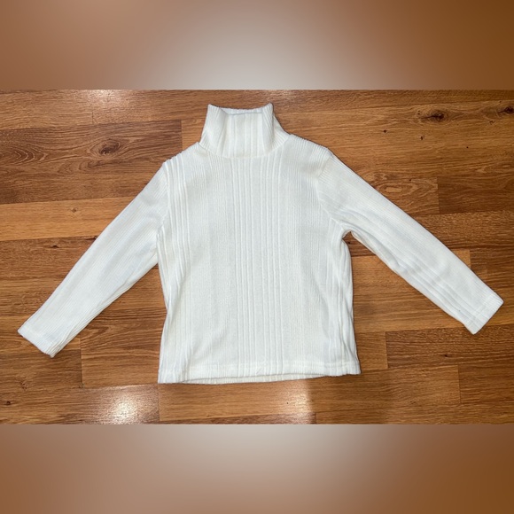 Turtleneck Sweater Set - White, Cream, Brown - Picture 6 of 10